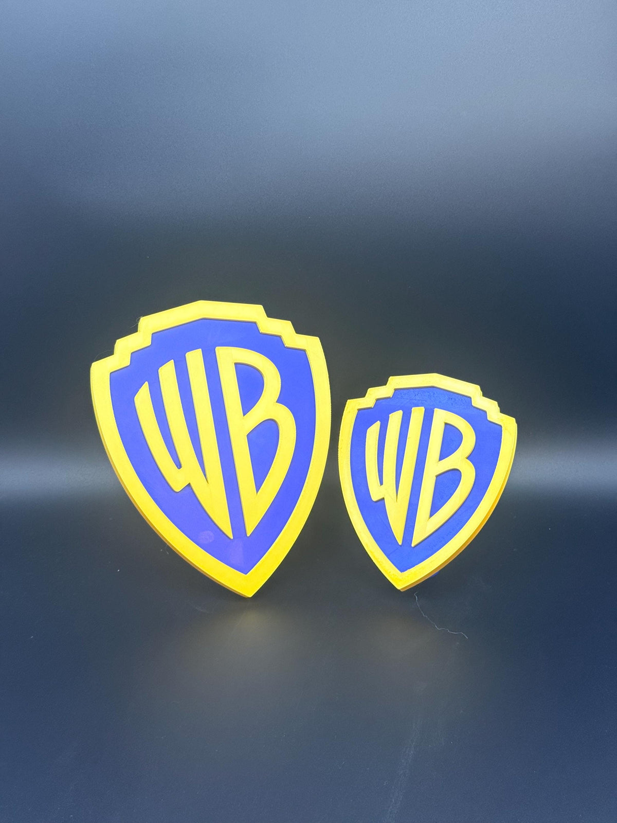Warner Brother's Logo w/ hanging template, stand and nail hook