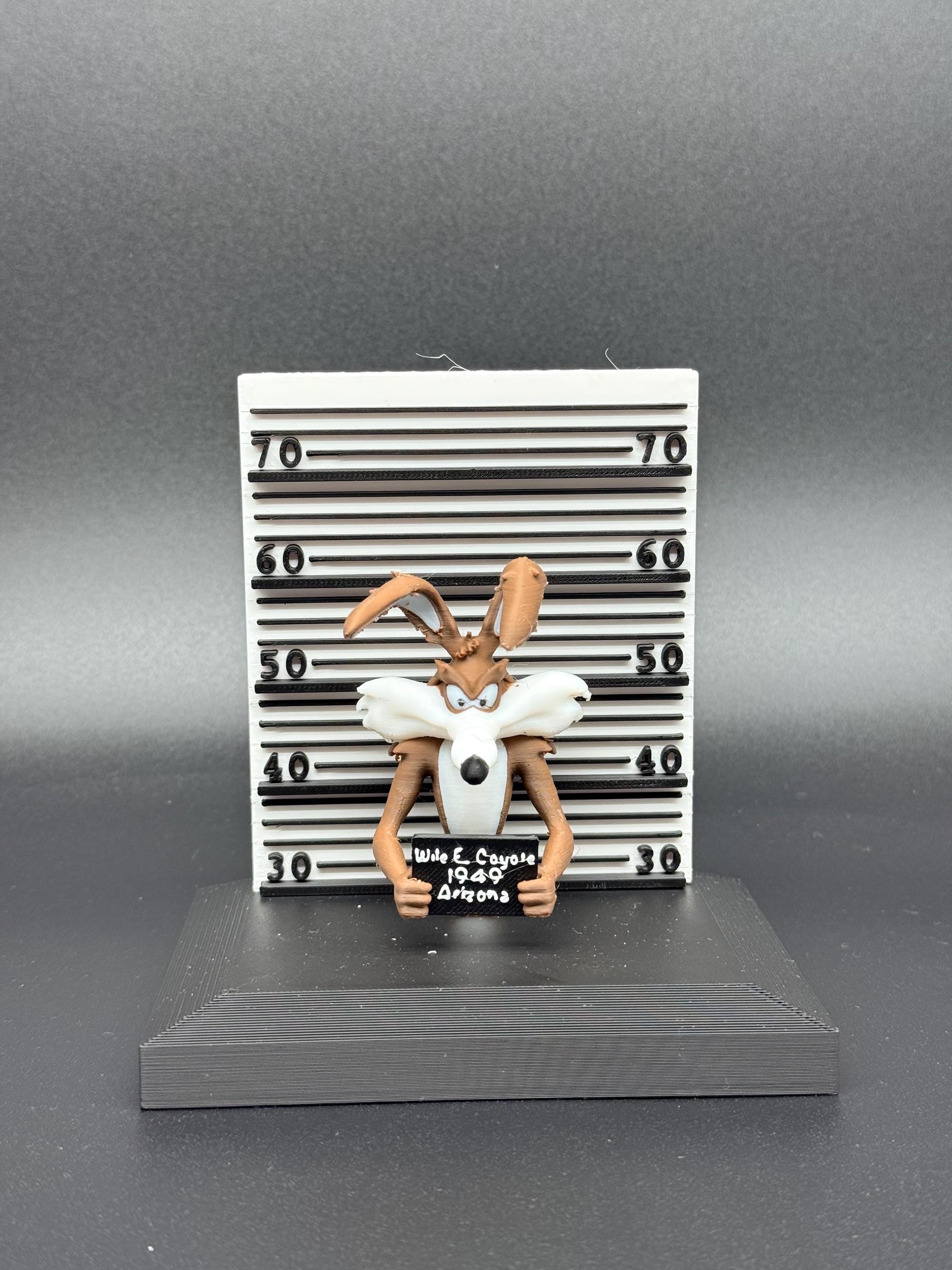 3D Printed Wile E. Coyote Mugshot - Convict Coyote - Looney Tunes Police Lineup Figurine - Cartoon Desk Decor Wiley Coyote