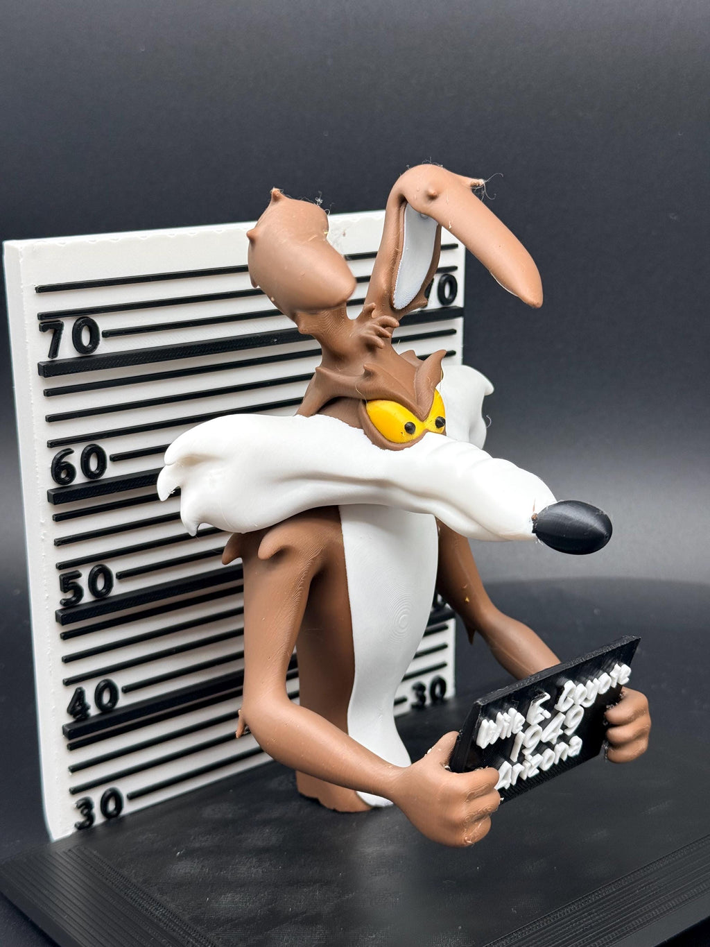 3D Printed Wile E. Coyote Mugshot - Convict Coyote - Looney Tunes Police Lineup Figurine - Cartoon Desk Decor Wiley Coyote
